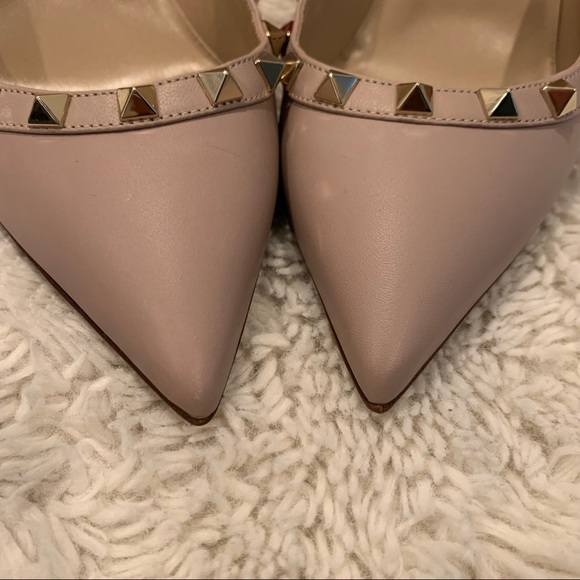 Valentino Garavani Rockstud Pumps 💕 Heels - Picture 10 of 15